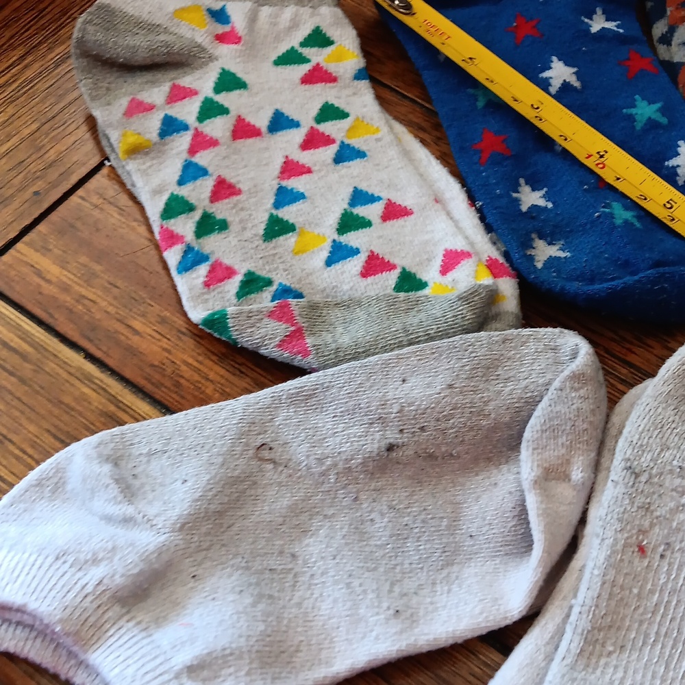 Assorted Patterned and Solid Color Boys Socks - Picture 4 of 5
